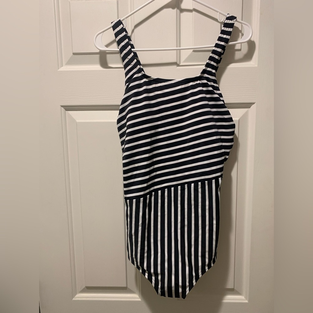 Lands’ End swimsuit NWT XL